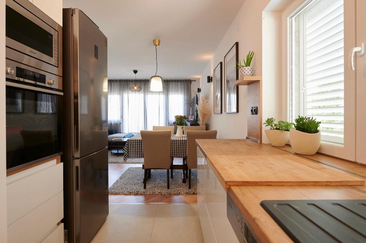 Miro - Center Of Apartment *