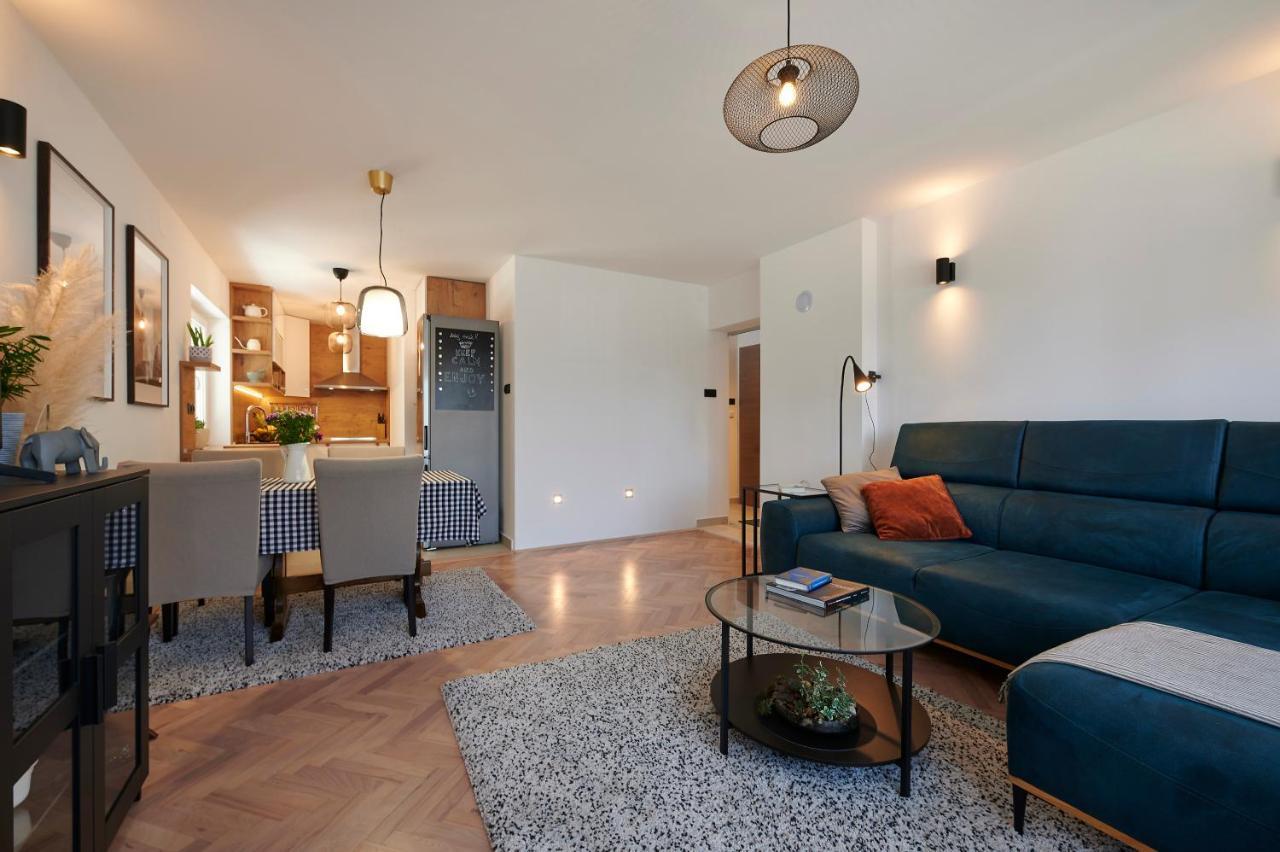 Miro - Center Of Apartment *